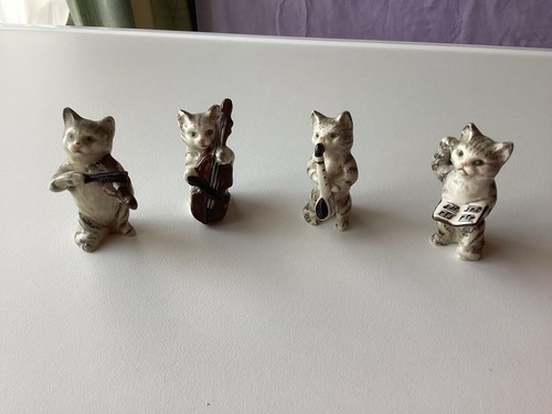 Set cats with instruments - 4,
