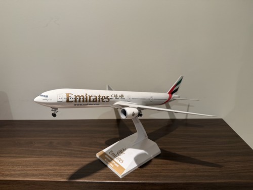 Emirates boeing 777 - emirates,