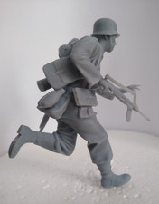 #122-1/16th SCALE-SOLID RESIN-WW2 GERMAN SOLDIER IN RAPID ACTION-FREE P+P