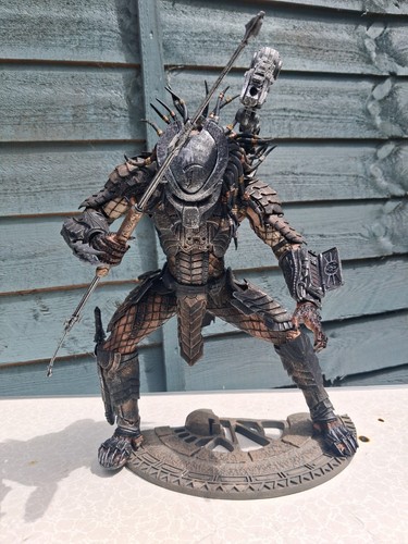 Mcfarlane toys inch avp - mcfarlane,