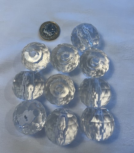 Large clear plastic beads - clear,
