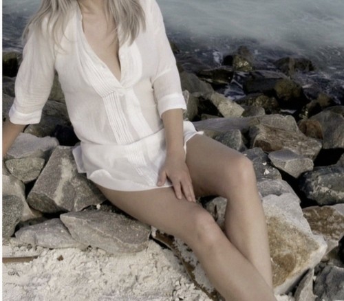 Elizabeth hurley beach silvery - elizabeth,