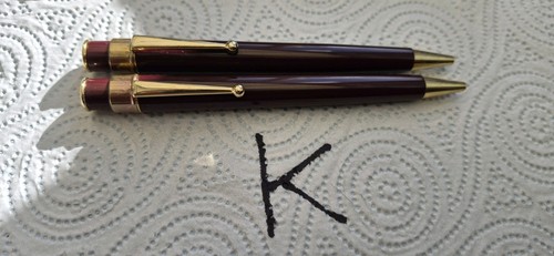 Burgundy and gold pen set - ,