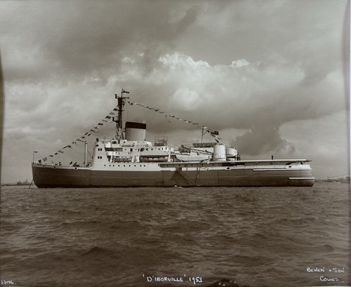Ccgs iberville photograph - ccgs, d'iberville