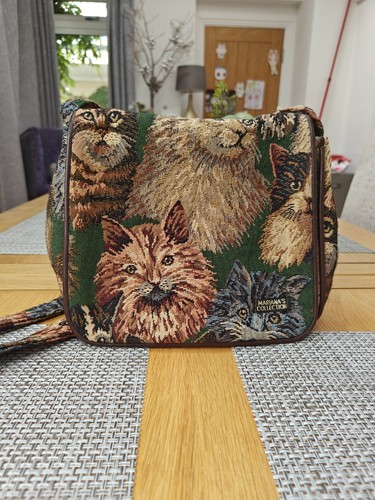 Stunning tapestry mariana - ,