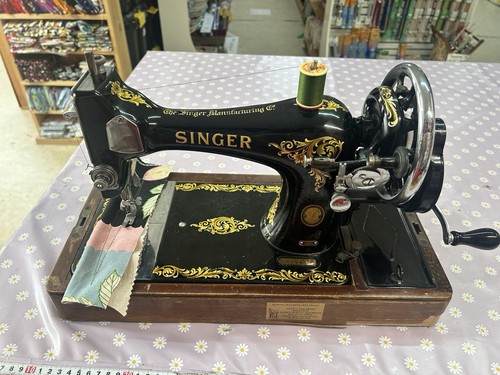 Singer 128k hand - crank, sewing