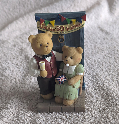 Avon keepsake teddies - avon,
