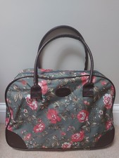 Cotton Traders Weekender Bag In Floral Cottage Design. 48cm x 33cm x 16cm
