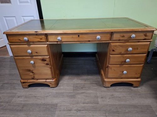 Pine ducal desk with green - pine,
