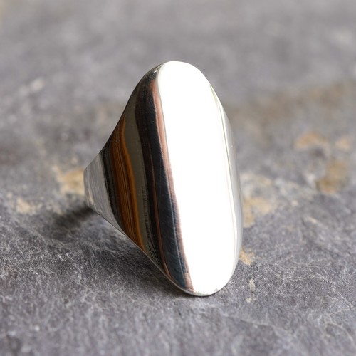 Large oval shield plain - plain, 925