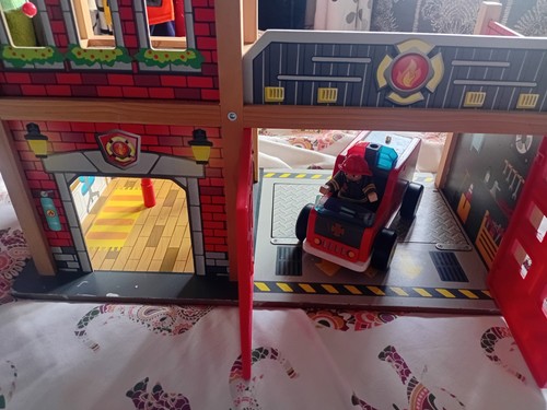 Hape wooden firestation - hape,