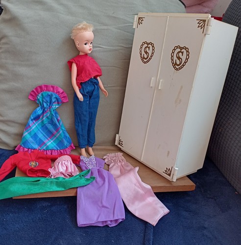 Vintage sindy doll blonde hair - doll,