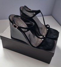 Vintage Gucci Black Wedge Open