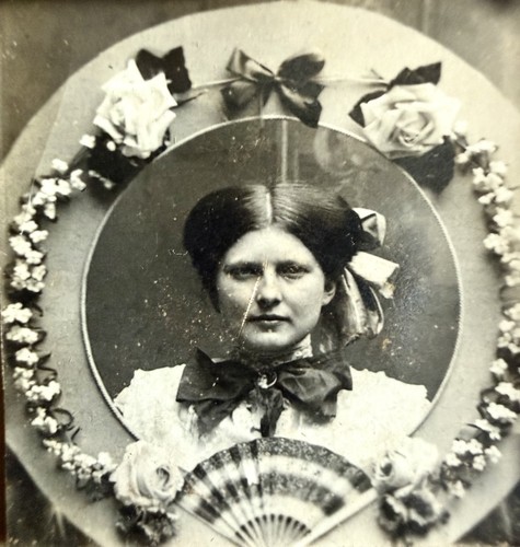 Atq 1910s photo booth - atq,