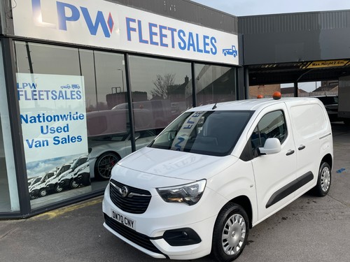 2021 vauxhall combo - plate),
