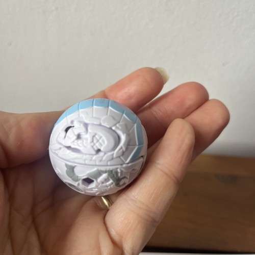 Bakugan transforming round toy - transforming,