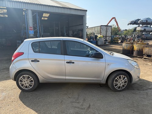 Hyundai i20 2009 - hyundai, breaking