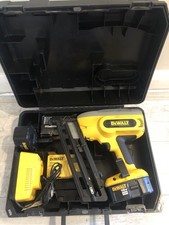 Dewalt DC618 Cordless 18V Angled 2nd Fix Nailer Nail Gun +2 Batteries & Nails