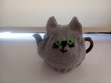 HAND KNITTED TEA COSY FOR