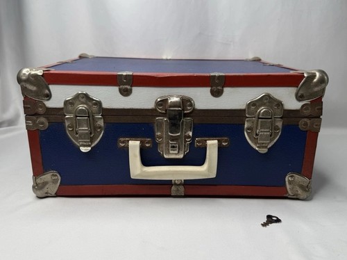Vintage footlocker steam trunk - vintage,