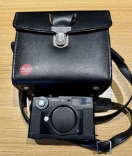 Leica CL 35mm Film Camera + Leica Carry Bag – Excellent Classic Compact Leica
