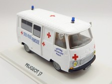 Peugeot J7 ambulance "red