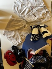 Adults Martial Arts Taekwondo Bundle: Uniform, Protective Gear & Bag Sized M
