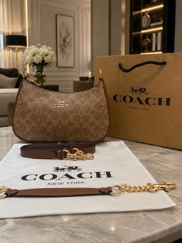 Coach signature logo crescent - coach,