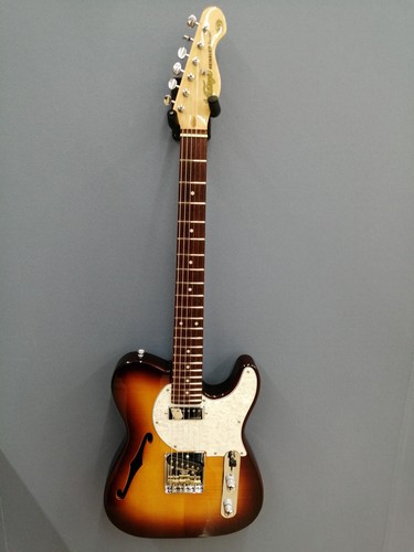 Vintage v72 electric guitar - vintage,