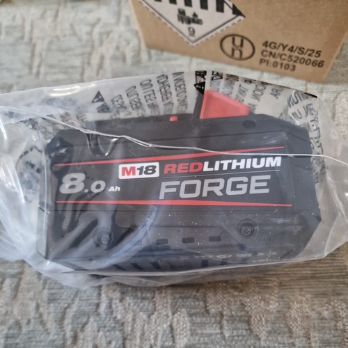 Milwaukee m18 8ah forge red - milwaukee,