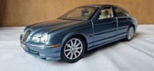 Maisto 1/18 Scale Model Car