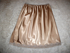 VINTAGE GOLD SATIN HALF SLIP SIZE 22 ST MICHAEL