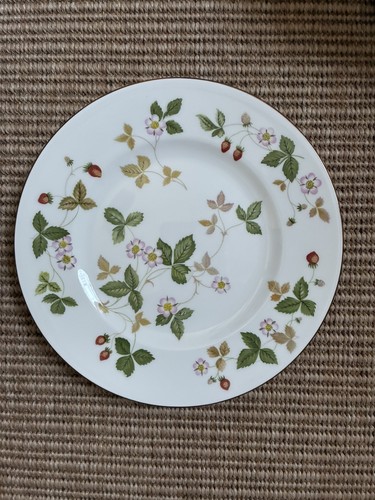 Wedgwood wild strawberry 20cm - wedgwood,