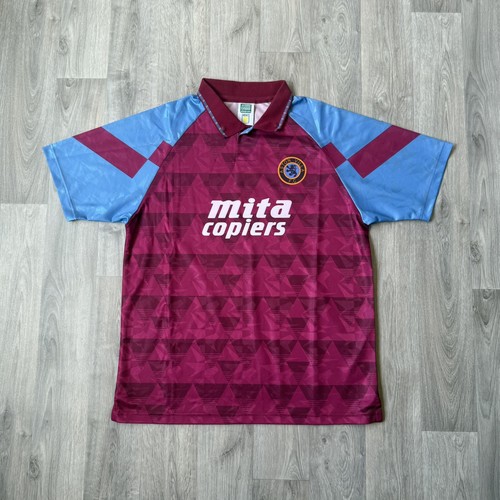 Score draw retro aston villa - score,