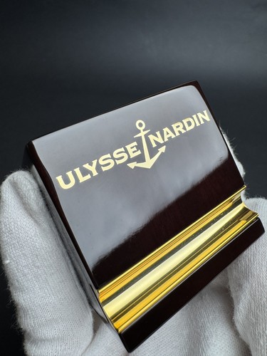 Ulysse nardin watch stand - ulysse,