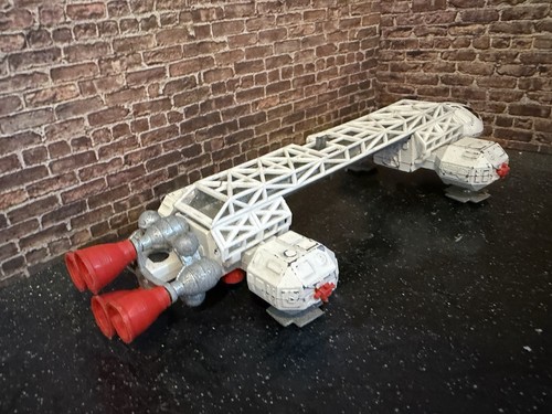 Dinky space 1999 eagle - space,