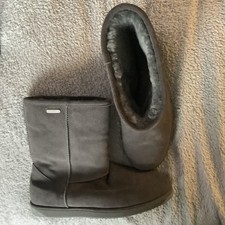 New Emu Grey Waterproof Suede Sheepskin Lined Short Boots 7 (W9) Never Worn