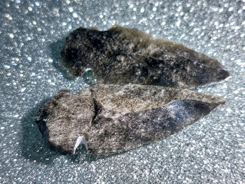 Small golden sheen obsidian - 2x,
