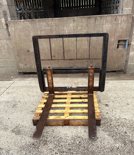 Pallet forks guard - +guard, 40"plate