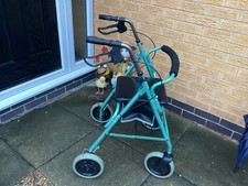Mobility 4-Wheel Rollator Walker Metal Frame Seat with Brakes and Folding