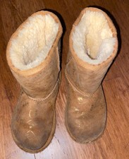 UGG girls used boots sz 11 "Where the Wild Things Are" Gold RARE crowns LOOOOK