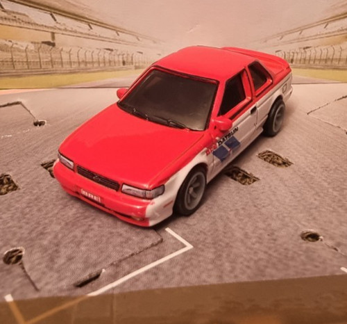 Hot wheels nissan sentra - hot,