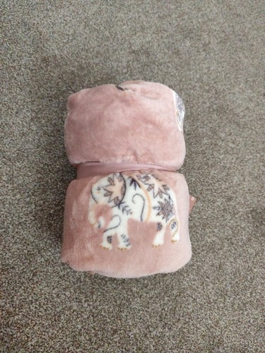 Pink elephant pattern - elephant,