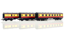 HORNBY 00 GAUGE - RAKE OF 3 BR CRIMSON CREAM STANIER PASSENGER COACHES - UNBOXED