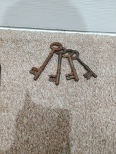 Set Of Old Vintage Rusty