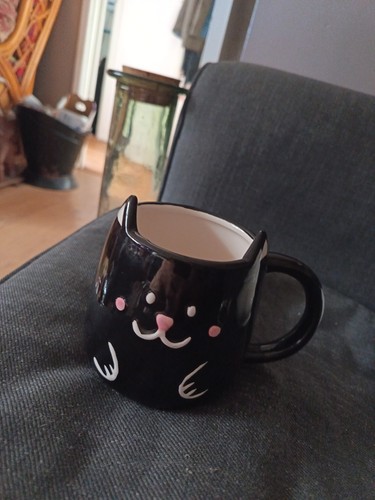 Cute ceramic cat mug - 3d,