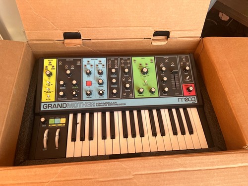 Read description moog - description,