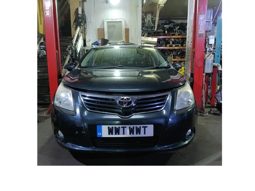 Toyota avensis 2011 - 1.8, petrol