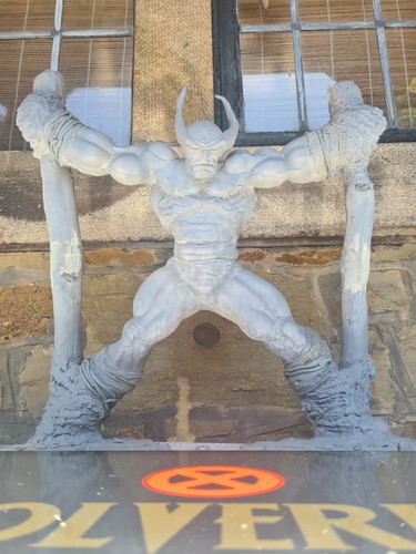 Large wolverine resin model - large,