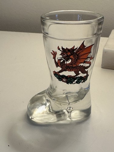 Vintage welsh red - vintage, dragon